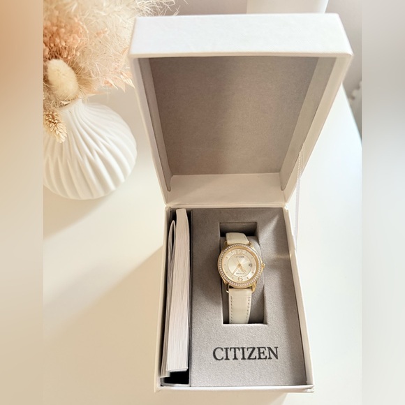Citizen Eco Drive Ladies Watch - Picture 1 of 5